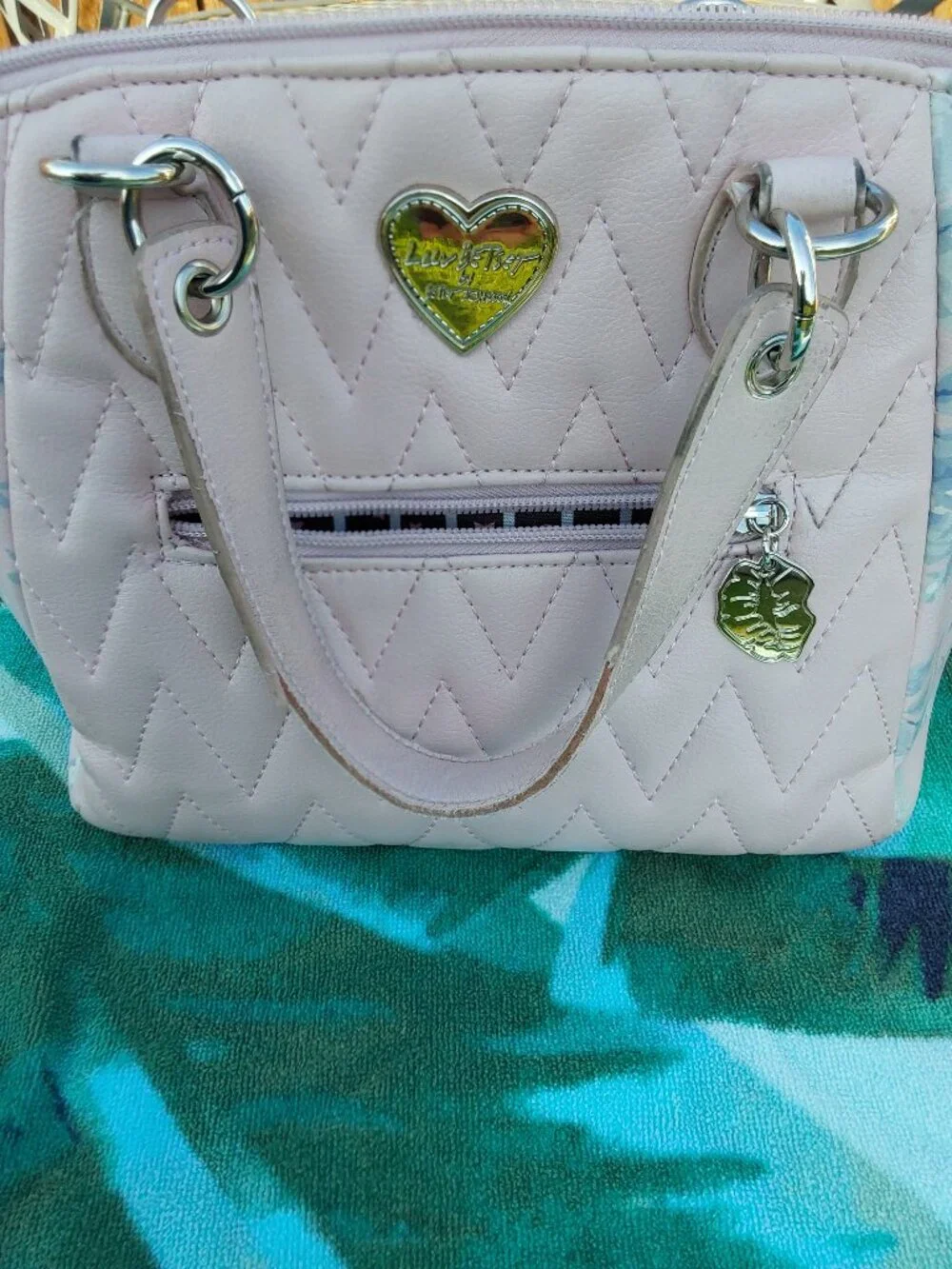 BETSEY JOHNSON PINK PURSE BEAUTIFUL